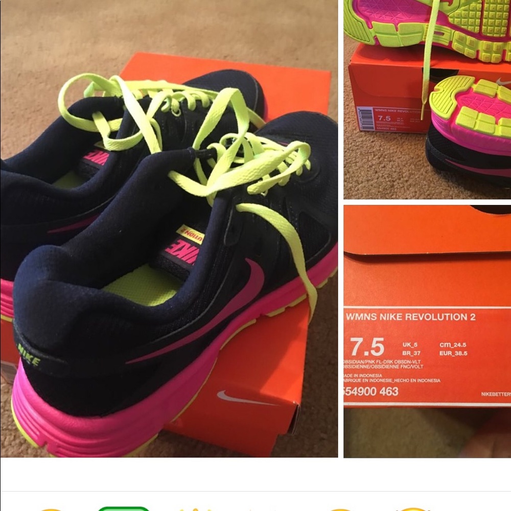 Ladies Nike tennis shoes